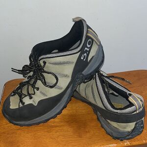 EXCELLENT CONDITION WOMEN’S SIZE 10.5 (Euro 42) 5.10 TENNIE HIKING/BIKING SHOES